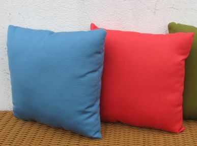 12" Indoor/Outdoor Throw Pillow