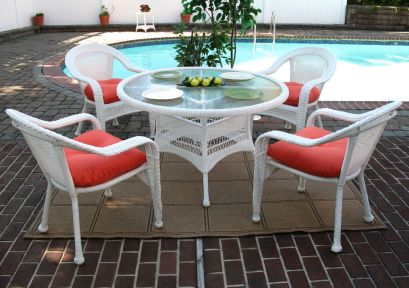 Resin Wicker Dining Set 48" Round